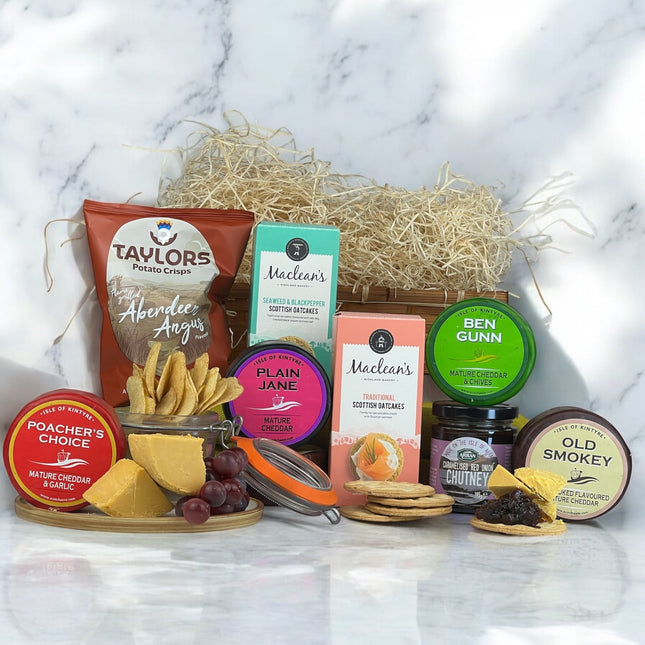 Cheese and Crisps Hamper – 4 Cheeses, Chutneys & Crackers